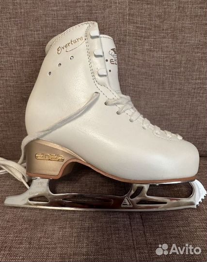Фигурные коньки edea 200