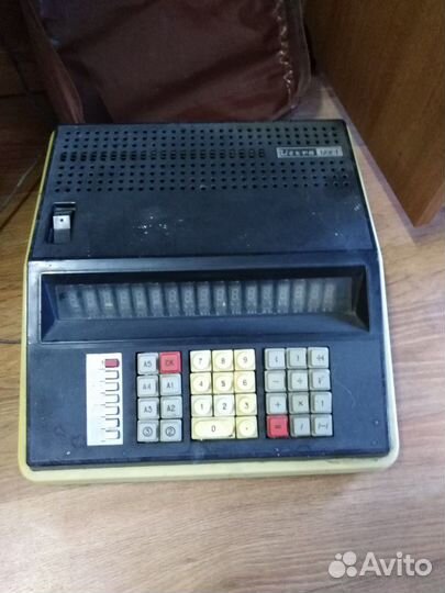 Старинный телефон