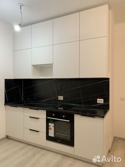 Кухня в студию до потолка ксп:40373