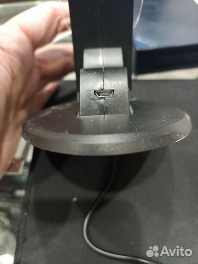 Подставка-зарядка для геймпадов