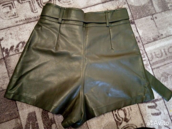 Кожаные шорты