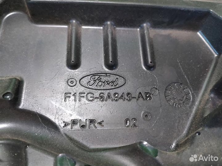 Крышка двигателя Ford Focus 3 (CB8) 2015