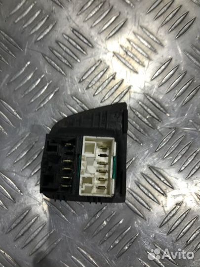 Блок управления стеклоподъёмника Fiat Doblo