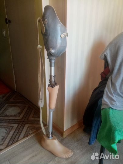 Протез бедра правой ноги