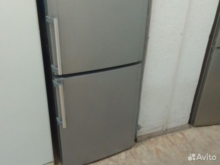 Холодильник хотпоинт аристон