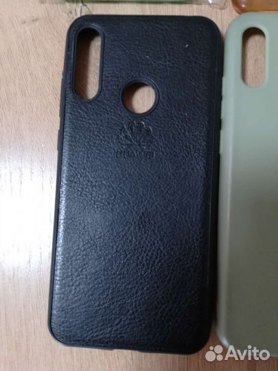 Чехлы на телефон