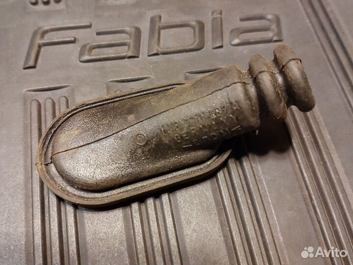 Пыльник 1j0711487a