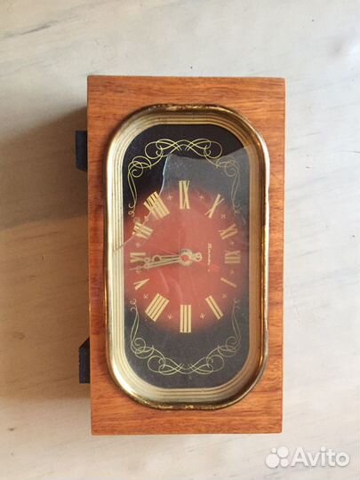 Настольные часы