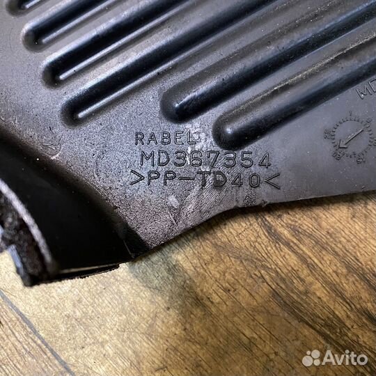 Крышка ремня грм Mitsubishi Pajero 3