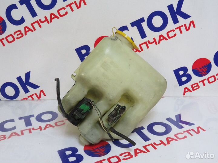 Бачок омывателя subaru legacy BE5, BG5, BD5, BG2