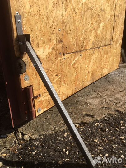 Упоры для гаражных ворот