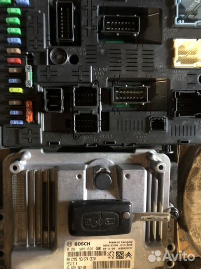 Продам Блок управление двигателя на Пежо 308