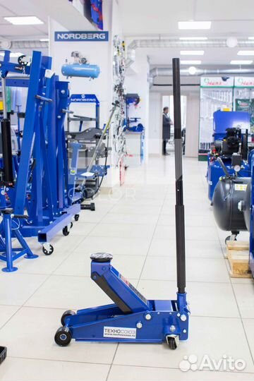 Домкрат подкатной 3т