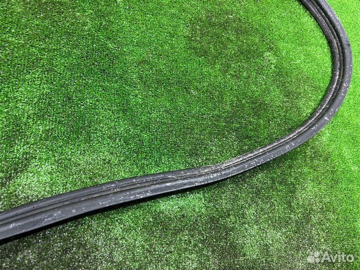 Уплотнитель багажника Mitsubishi Lancer CY3A 4B10