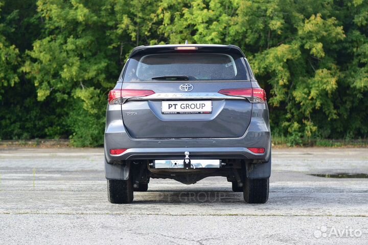 Фаркоп /съемный квадрат/ Toyota Fortuner с 2016