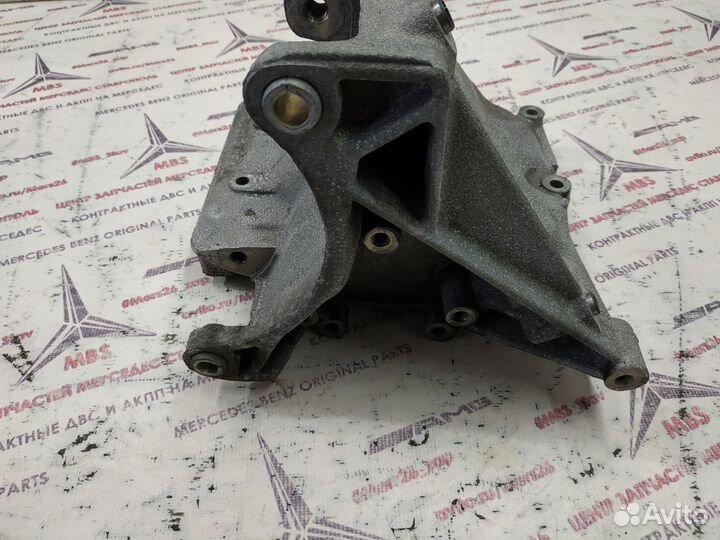 Кронштейн генератора m111 210 Mercedes