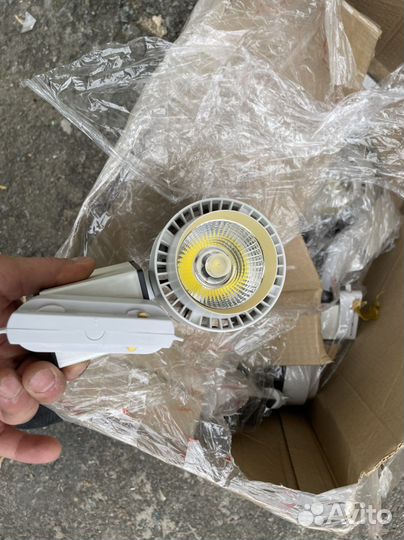 Светильники трековые