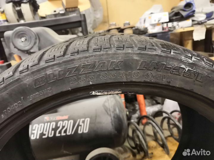 Bridgestone Blizzak LM-25 255/35 R18