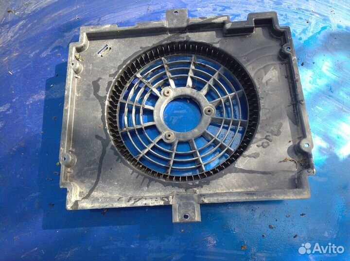 Дифузор радиатора кондиционера Mazda bongo SK82