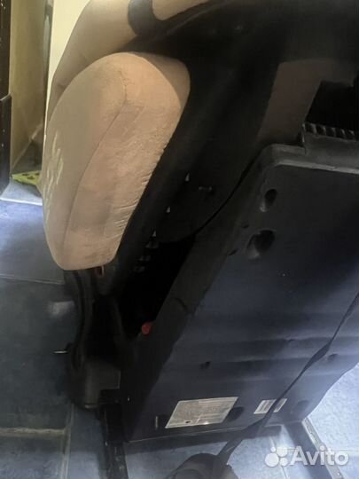 Автомобильное детское кресло от 9 до 38 кг