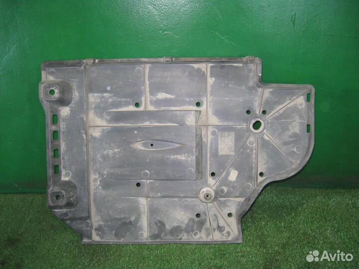 Защита днища правая Toyota Auris E18 2015