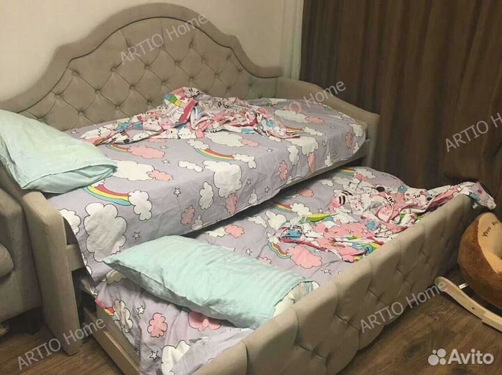 Детская кровать со спинкой