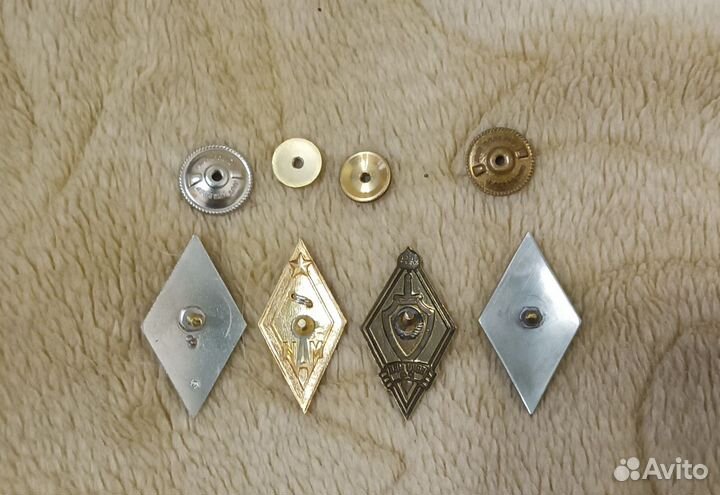 Значки ромбы