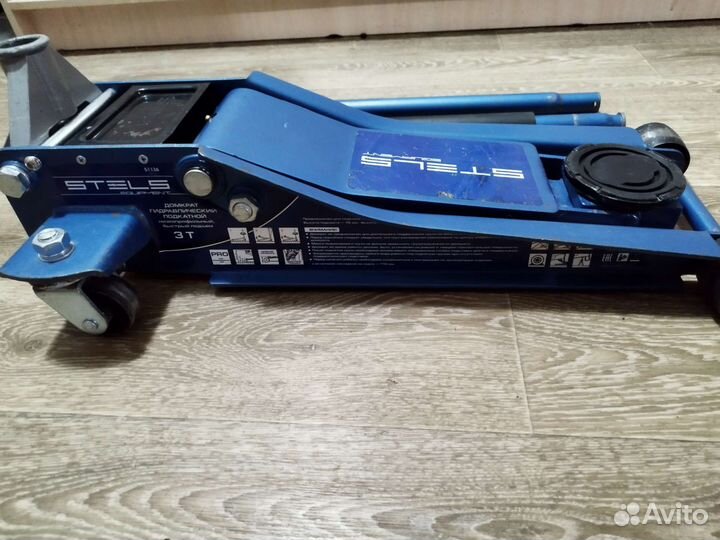 Домкрат подкатной 3 тонны бу