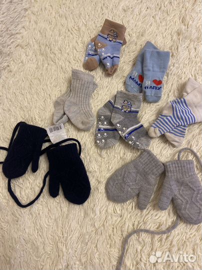 Варежки и носочки до года