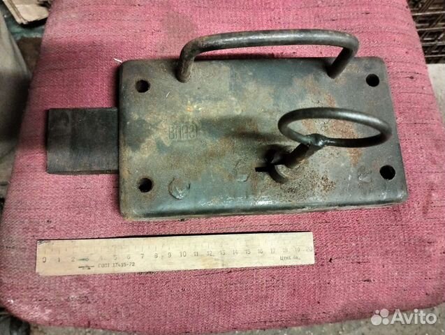 Замок дверной накладной