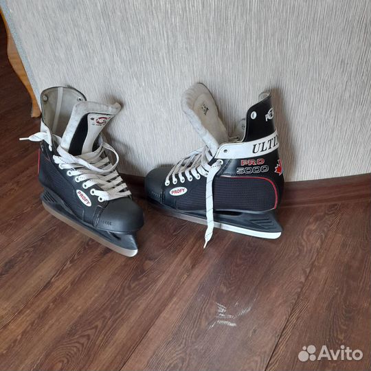 Коньки хоккейные