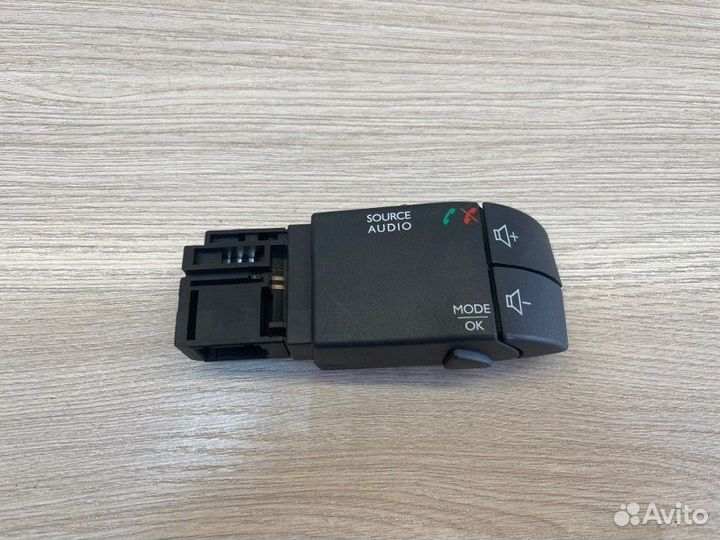 Джойстик управления магнитолой Renault Duster