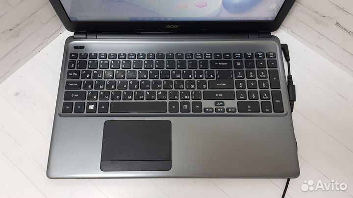 Мощный ноутбук Aсer 4потока/2видеокарты/4Gb/SSD