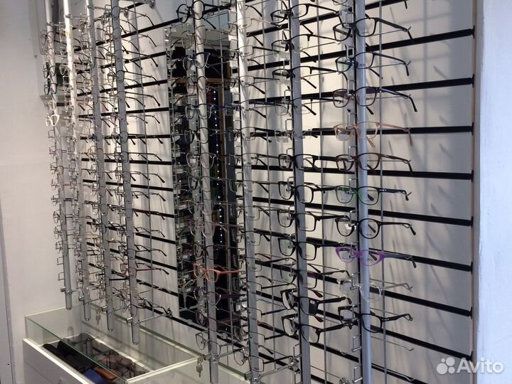 Продавец в Оптику