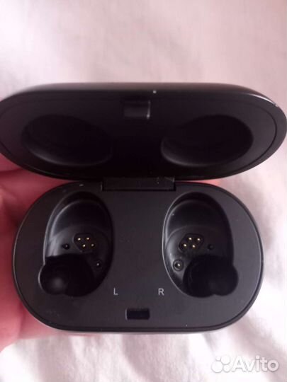 Кейс Samsung Gear IconX