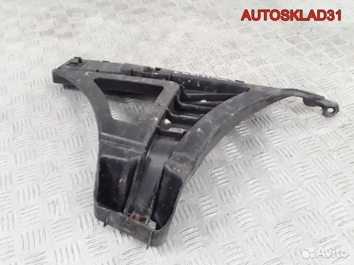 Кронштейн заднего бампера правый Митсубиси Каризма