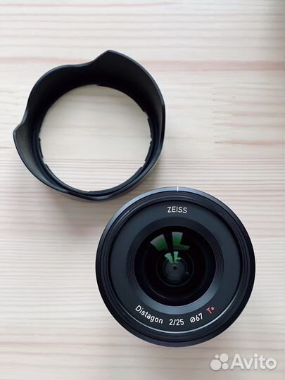 Объектив Carl Zeiss Batis Distagon 25mm f2.0 Sony