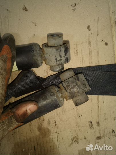 Стойки амортизатора передние nissan bluebird eu14