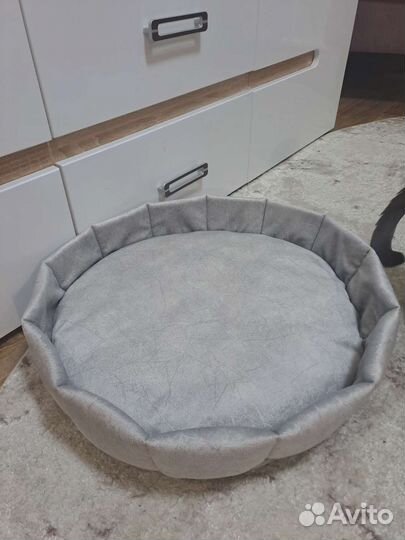 Лежанка для кошек и собак новая