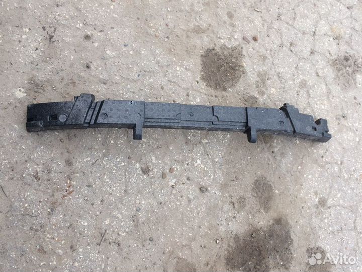 Абсорбер переднего бампера AUDi Q3