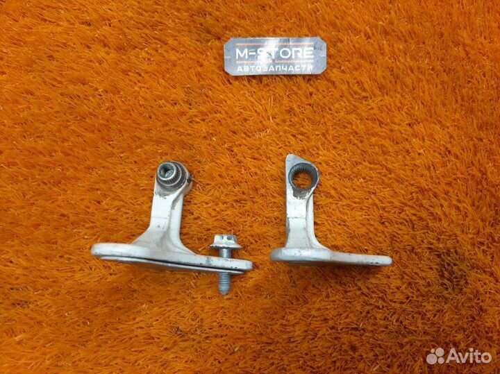 Петля двери передняя правая Mercedes-Benz S-Class