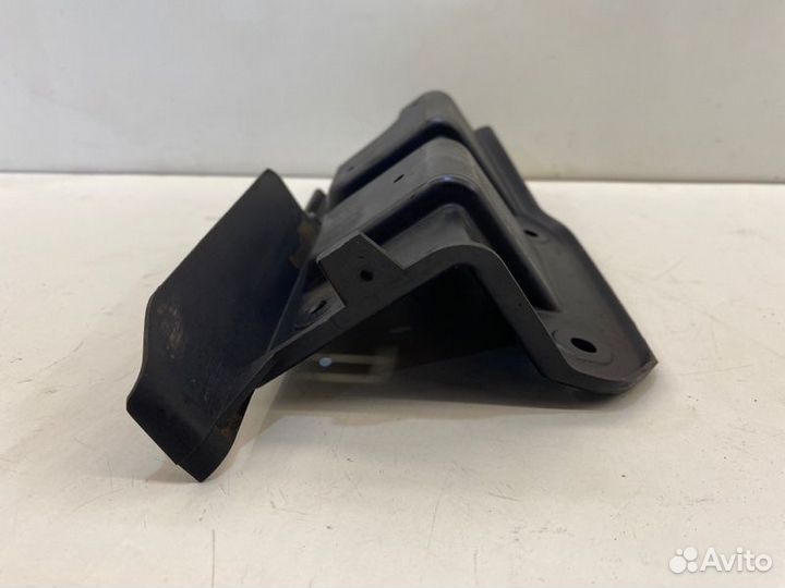 Крепление бампера правое Audi A6 C6 2.0 2008