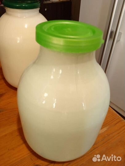 Молоко коровье домашнее