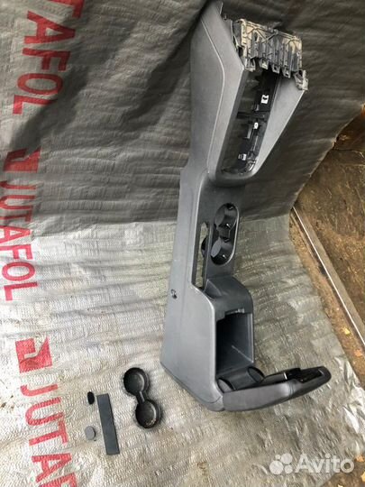 Центральная консоль Фольксваген Джетта 6