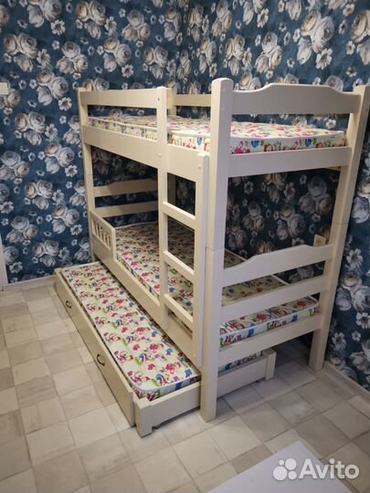 Двухъярусная кровать
