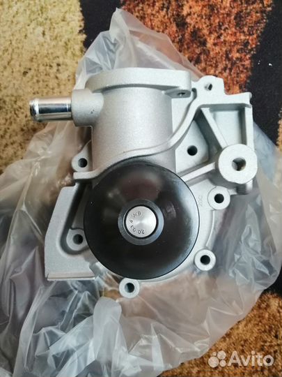 Продам водяную помпу субару