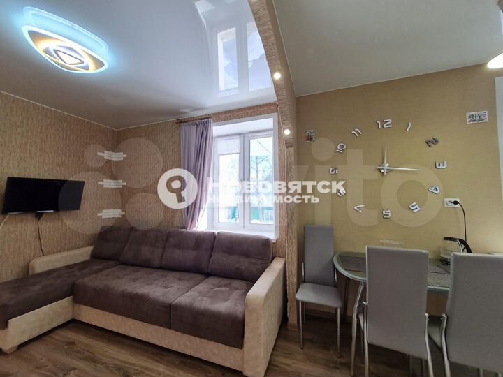 3-к. квартира, 60 м², 1/10 эт.