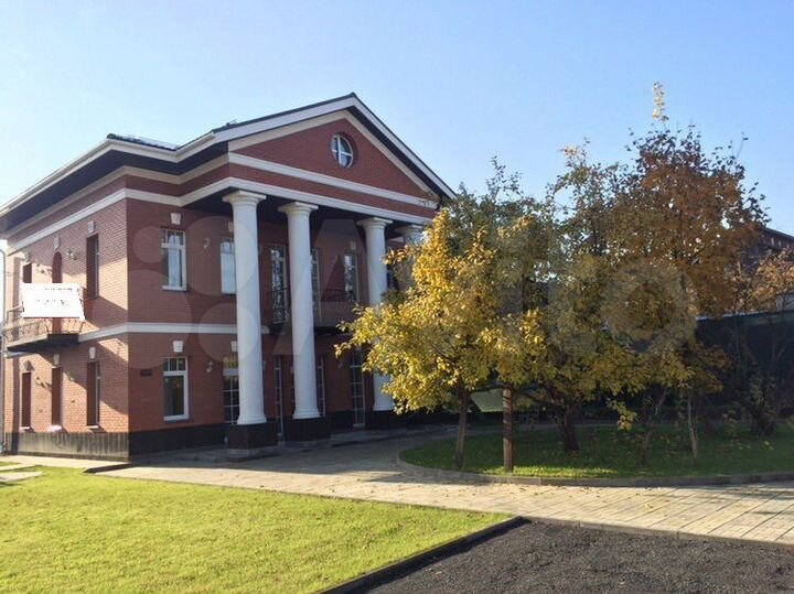 Коттедж 238,4 м² на участке 10 сот.