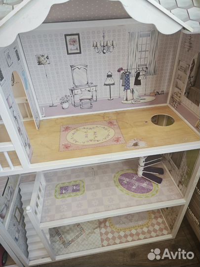Большой кукольный домик