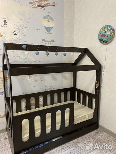 Детская кровать домик с матрасом